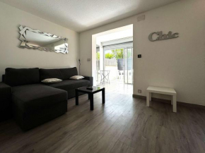 Charmant T2 Climatisé avec Parking Privé, Jardinet, à 900m de la Plage Roquille - FR-1-607-202